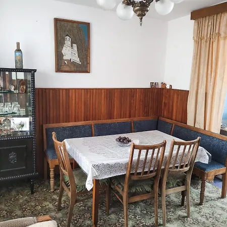 Vikendica Porodicna Oaza - Family House *